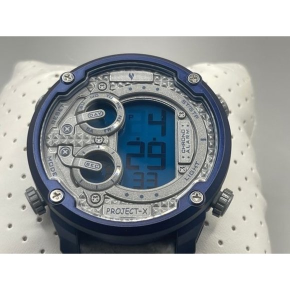 New Watch  FREE DISPLAY CASE - Picture 2 of 5